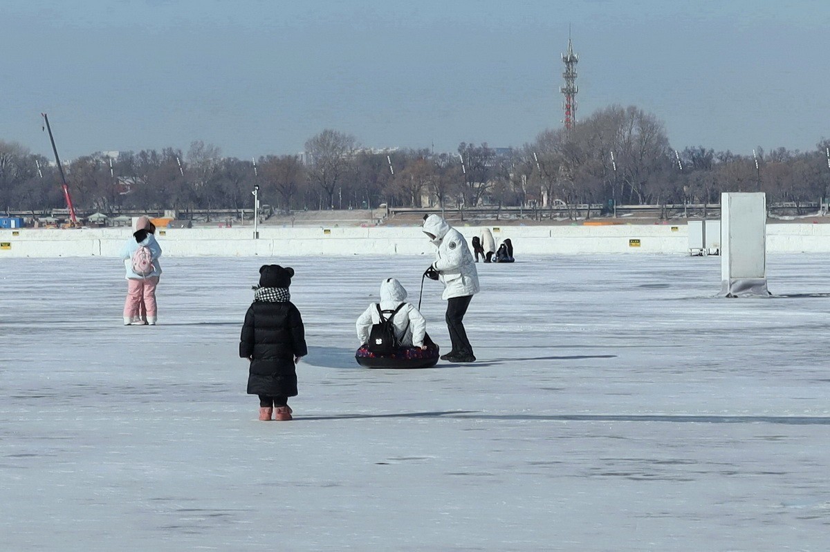 冬日江面上    2