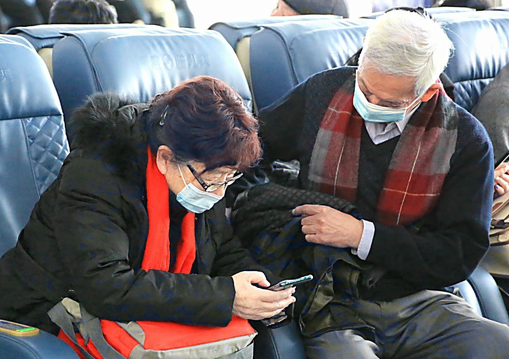 《不老松：忆海南游记》（03）济南机场候机大厅候机人！