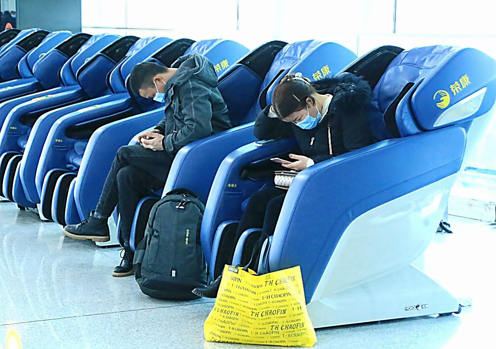 《不老松：忆海南游记》（03）济南机场候机大厅候机人！