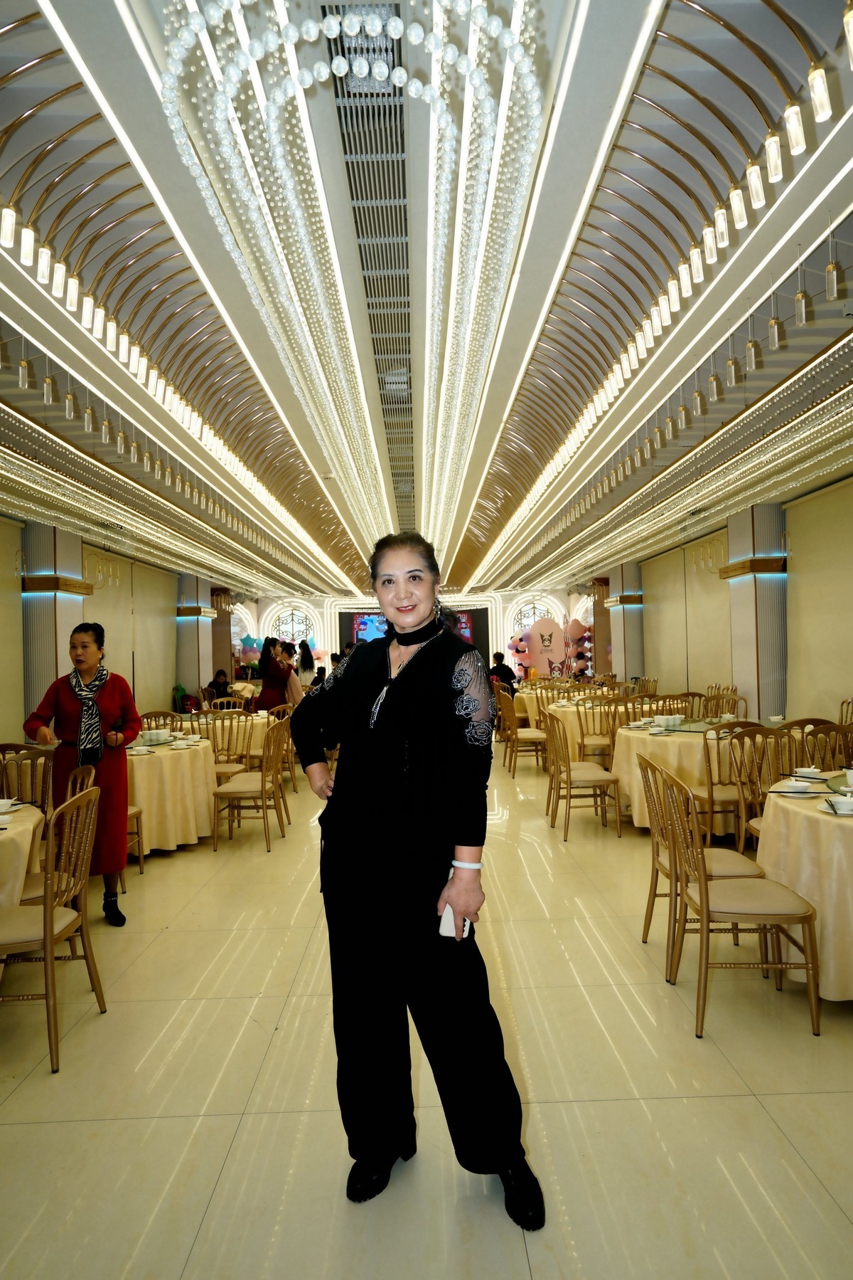 室内环境人像---周年庆典上的美女！