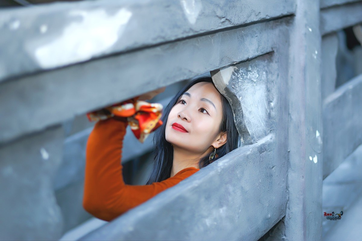 【旧城美女】--丰银