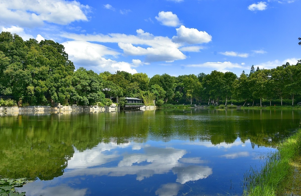 东湖风光   云卷云舒