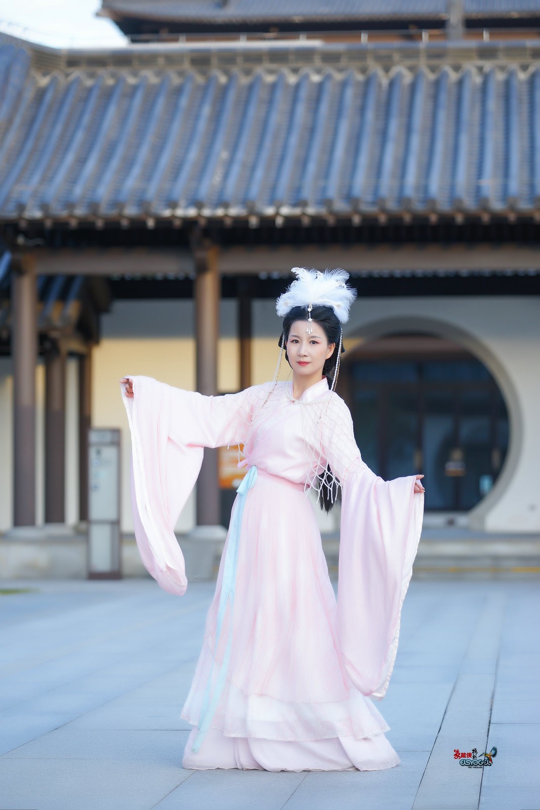 【城楼倩影】---婉灵