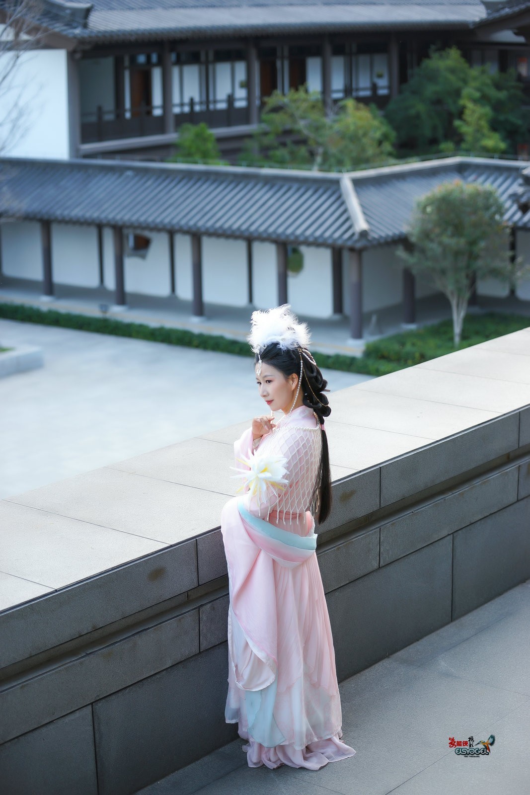 【城楼倩影】---婉灵