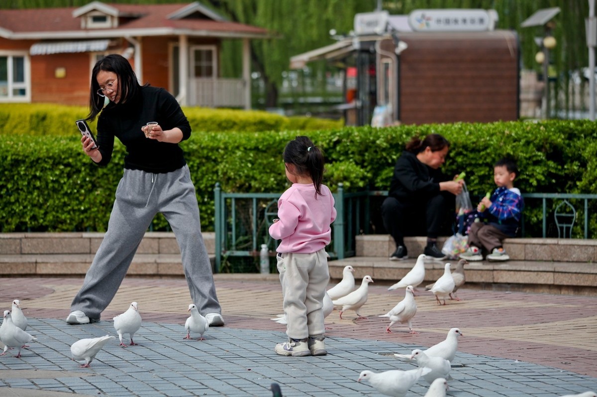 抓拍——春天里快乐的小朋友