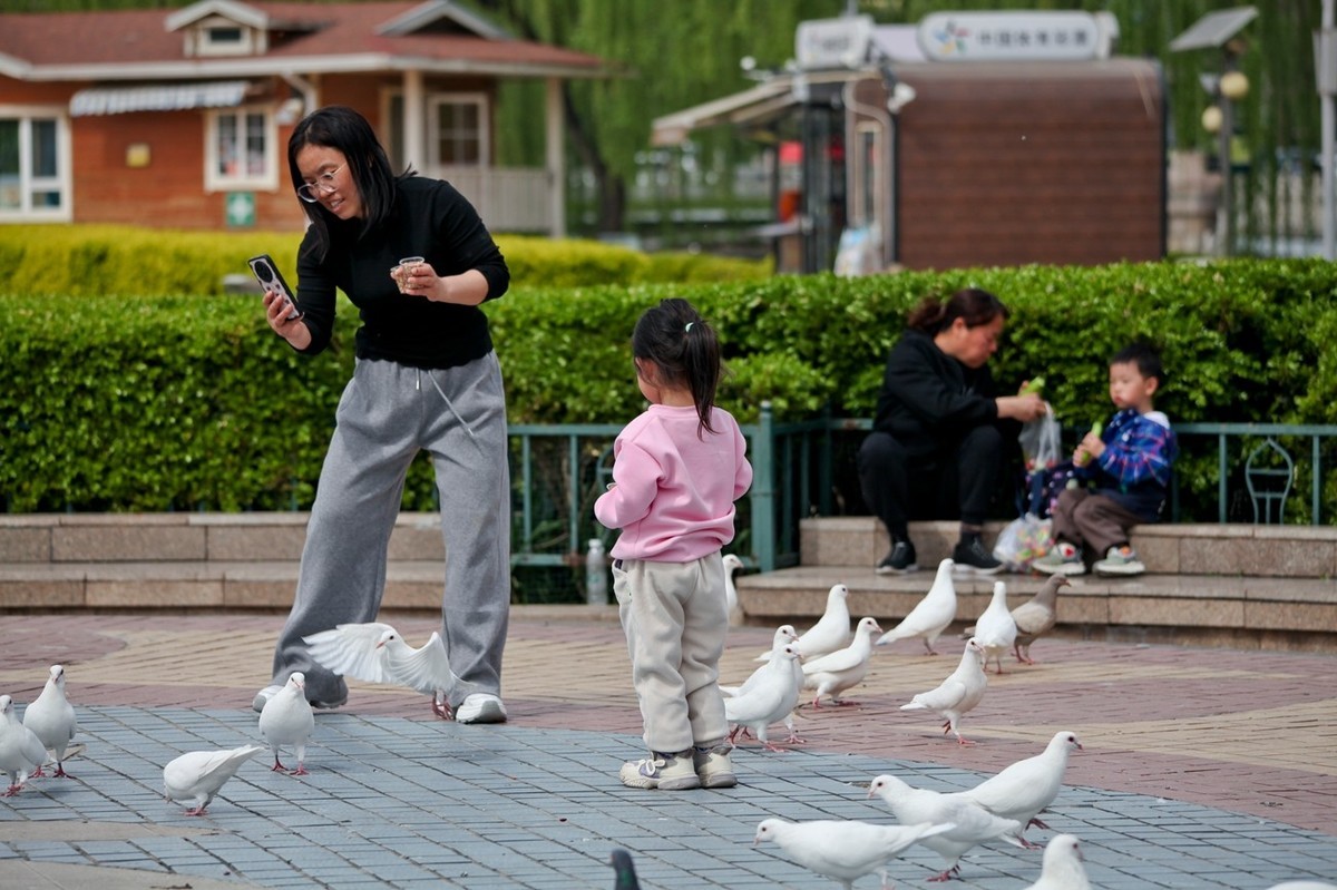 抓拍——春天里快乐的小朋友