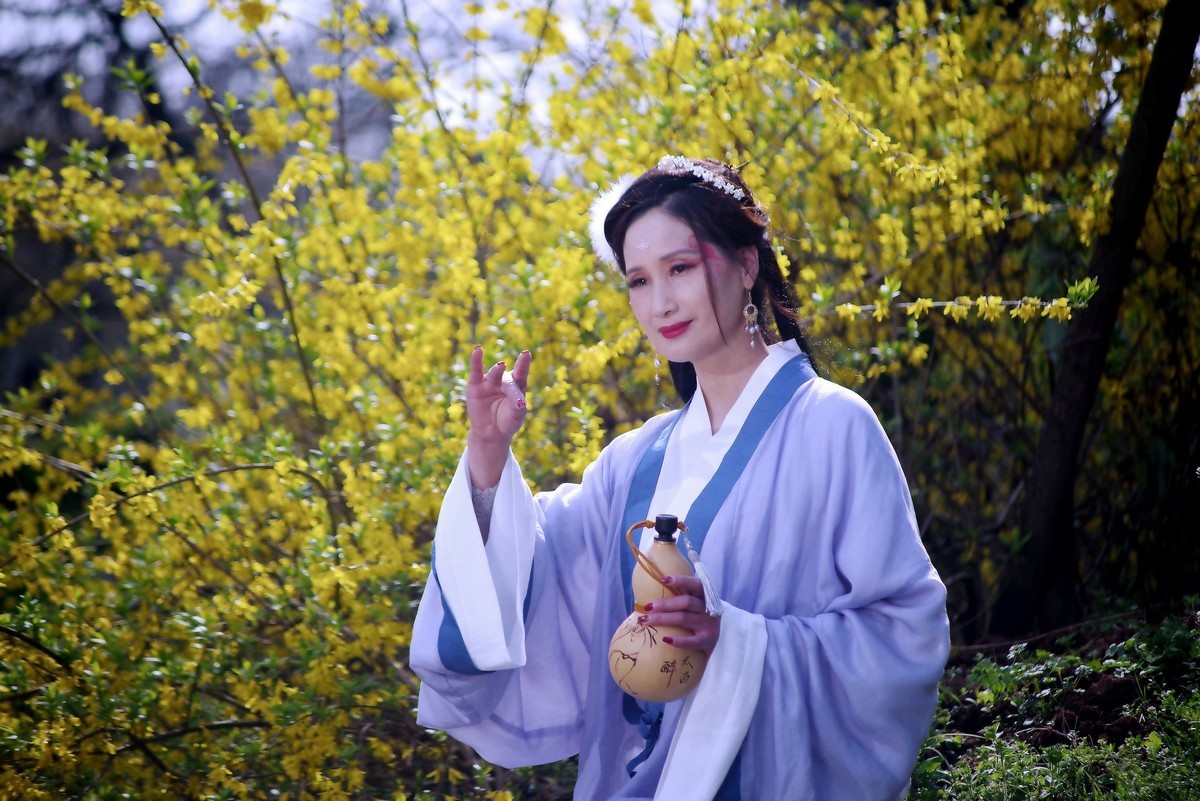 环境人像---古装紫芸美女休闲在樱花园!-中关村在线摄影论坛