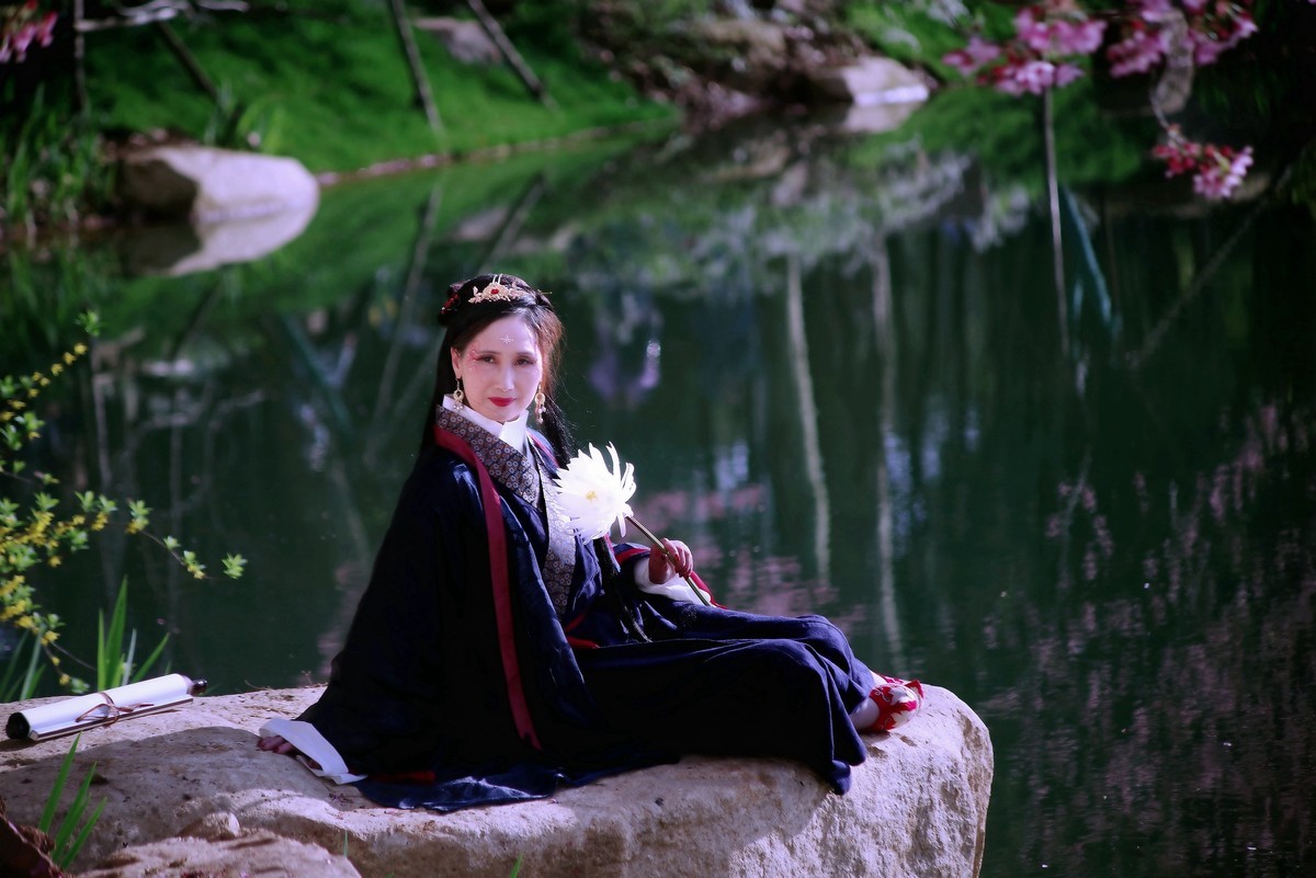 环境人像---古装紫芸美女休闲在樱花园!-中关村在线摄影论坛