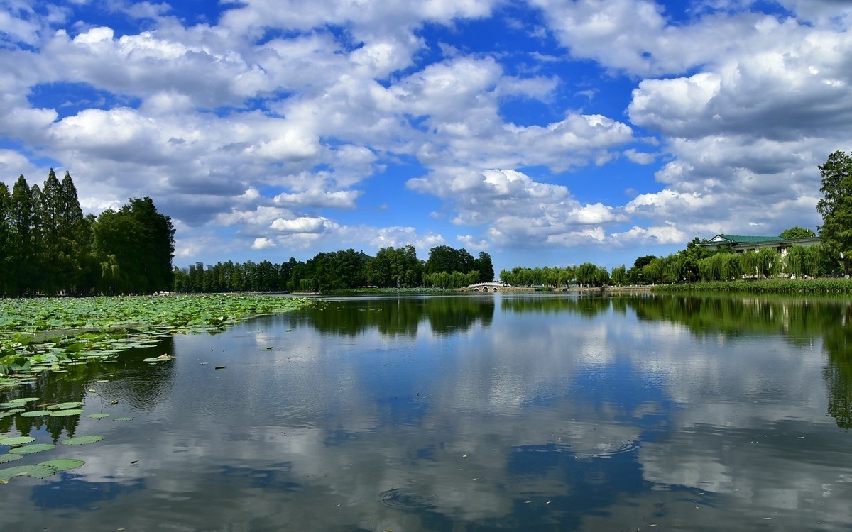 东湖风光   云卷云舒