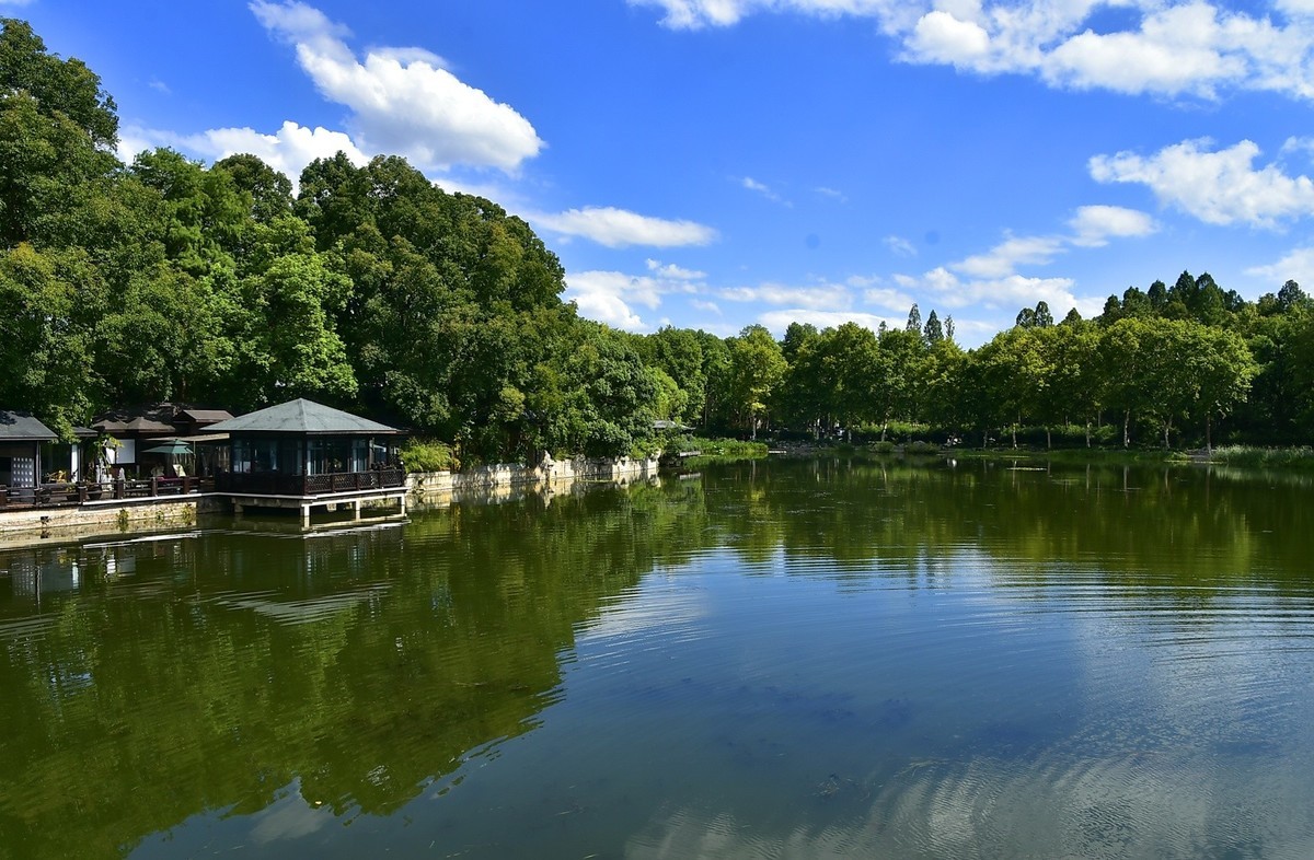 东湖风光   云卷云舒