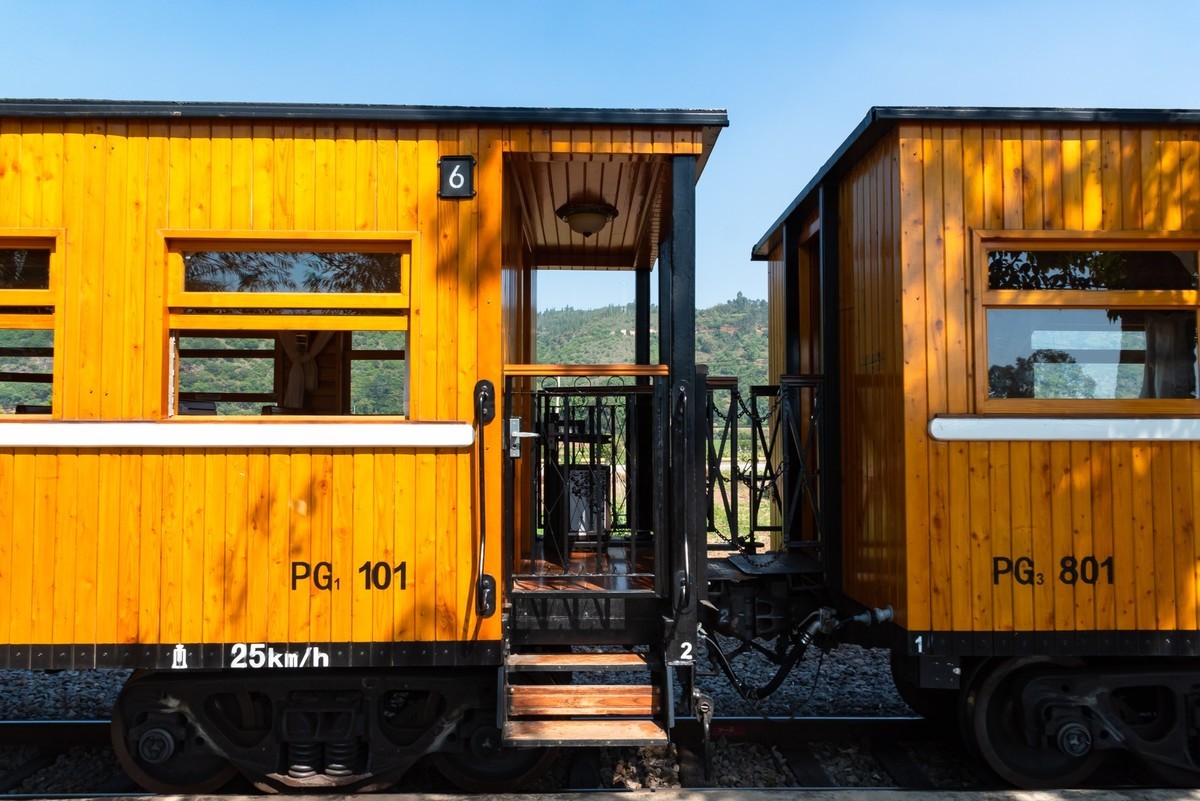 感怀 · 建水百年米轨列车