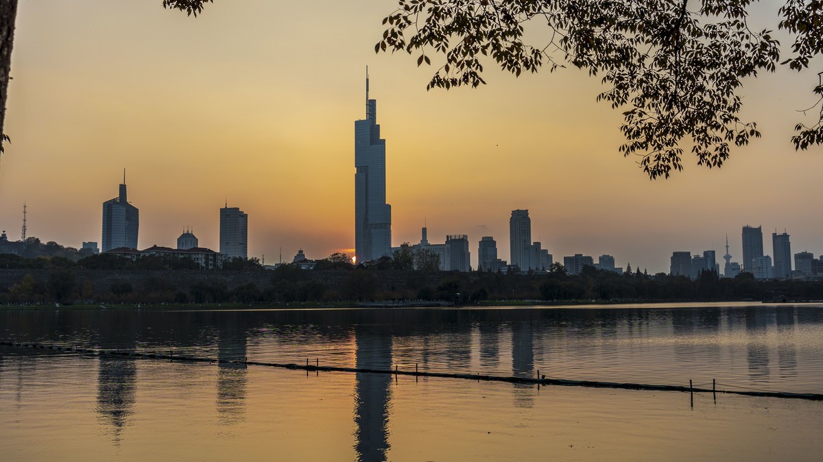 日落西山玄武湖
