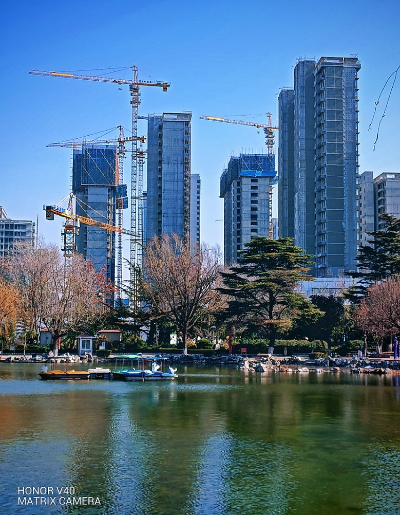 《过年片》过年好！拜个晚年！终于过完年了一切恢复往常真不容易。一切重新开始吧！