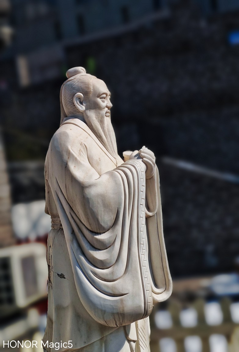 《过年片》过年好！拜个晚年！终于过完年了一切恢复往常真不容易。一切重新开始吧！