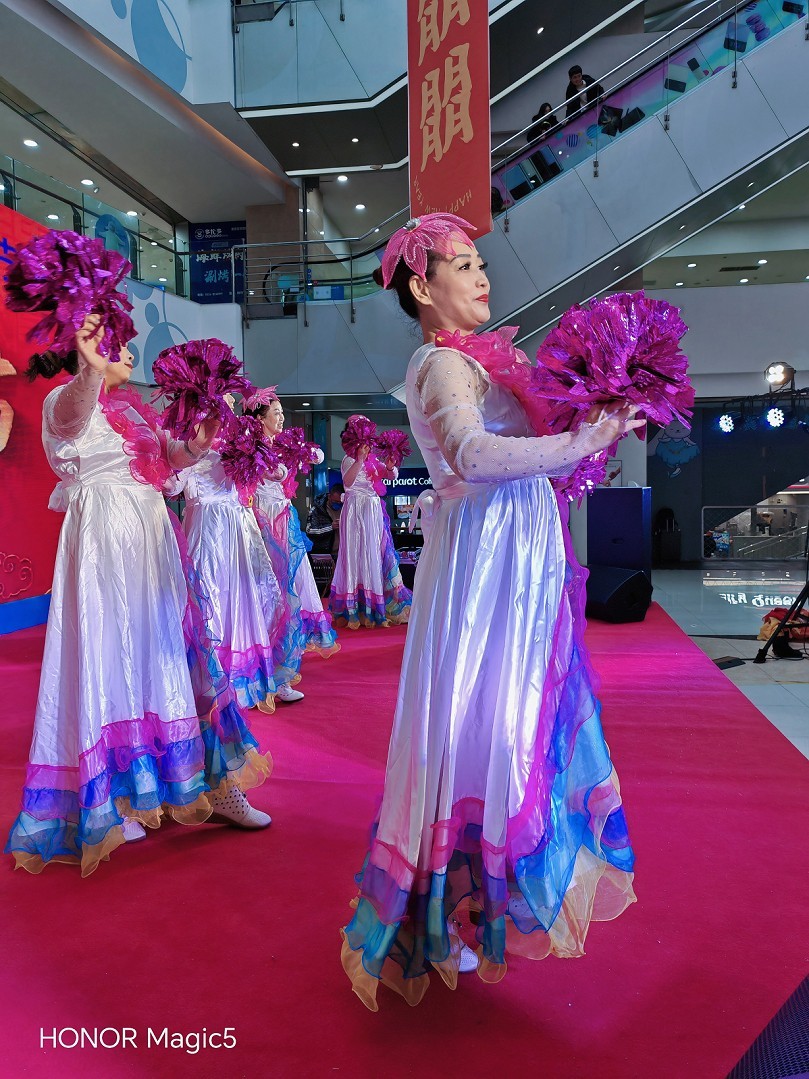 《过年片》过年好！拜个晚年！终于过完年了一切恢复往常真不容易。一切重新开始吧！