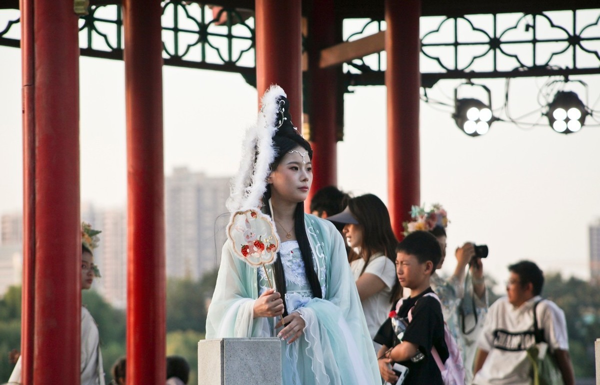 傍晚——明湖岸边抓拍