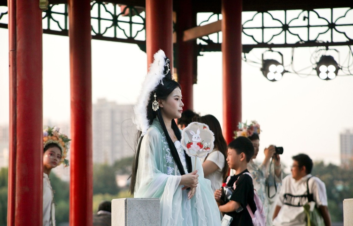 傍晚——明湖岸边抓拍