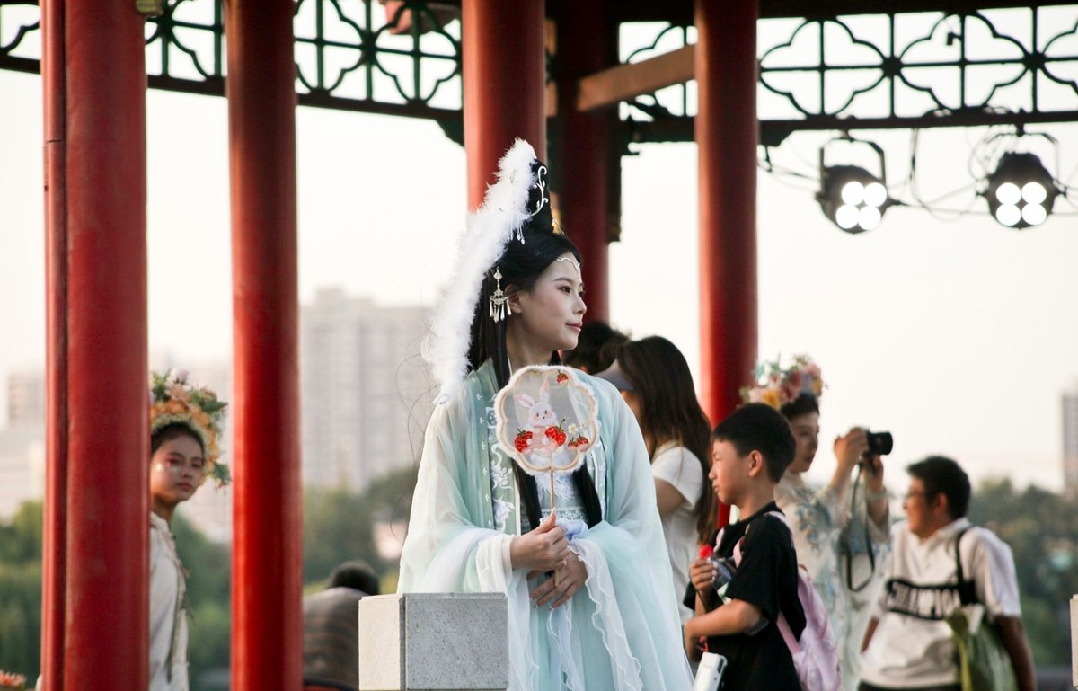 傍晚——明湖岸边抓拍