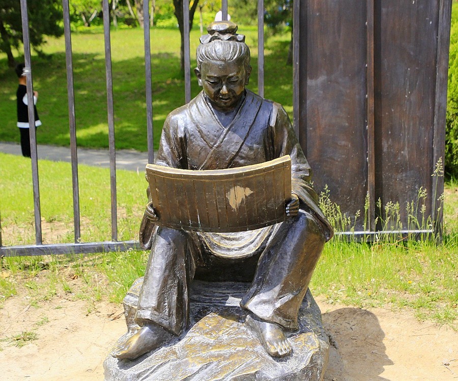 《不老松：纪实摄影》大美沧州： (7)千童公园的雕塑及游童！