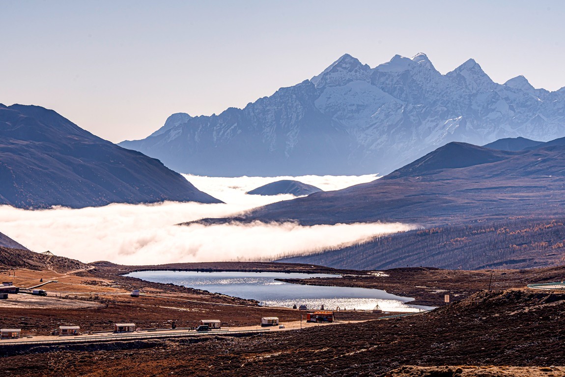 行走在318国道--新都桥段【13】