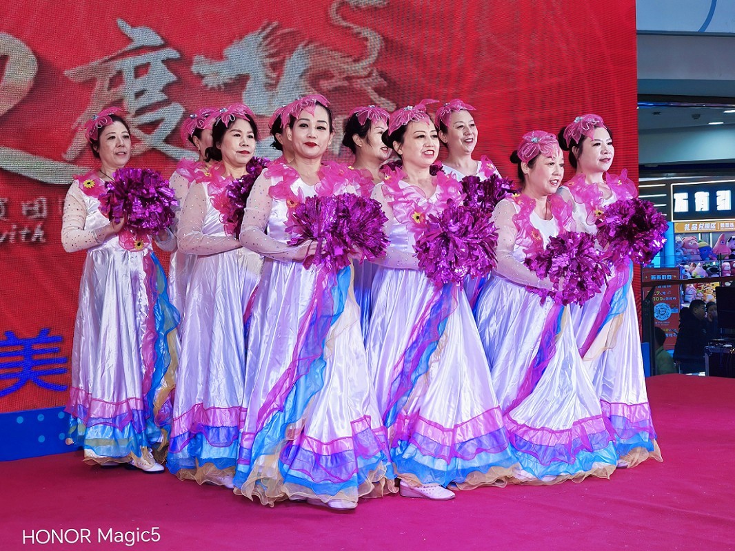 《过年片》过年好！拜个晚年！终于过完年了一切恢复往常真不容易。一切重新开始吧！