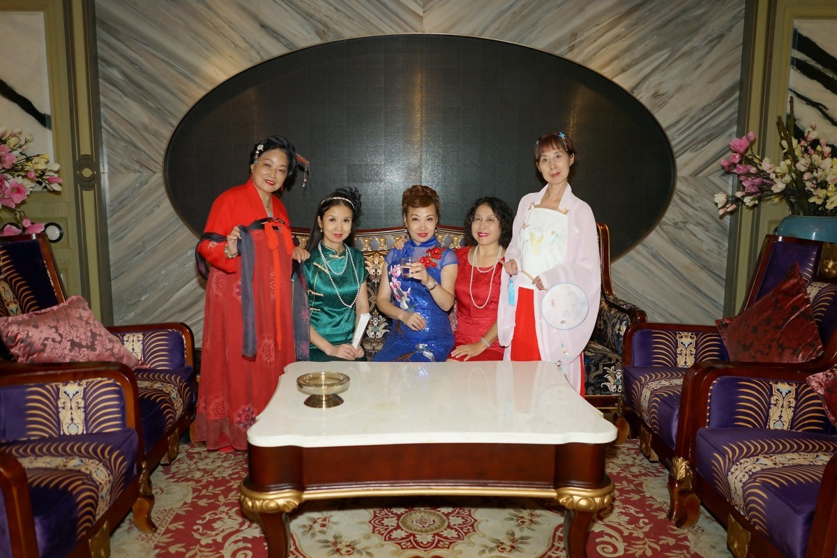 室内环境人像---汉口城市抖音的美女！