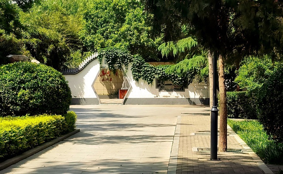 《不老松：纪实摄影》【大好河山系列报導】邯郸游摄：邯郸丛台公园大门里外！ (3)