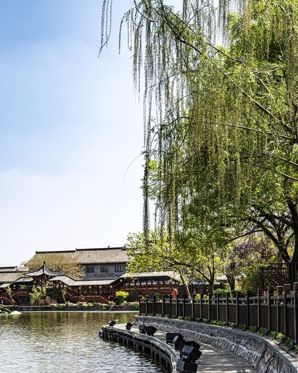 河南开封--开封府清明上河园【10】告假帖，因事外出不能欣赏学习老朋友的佳作请见谅！