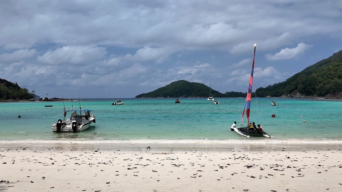 2025-02-02 马埃岛康斯丹艾菲亚度假酒店