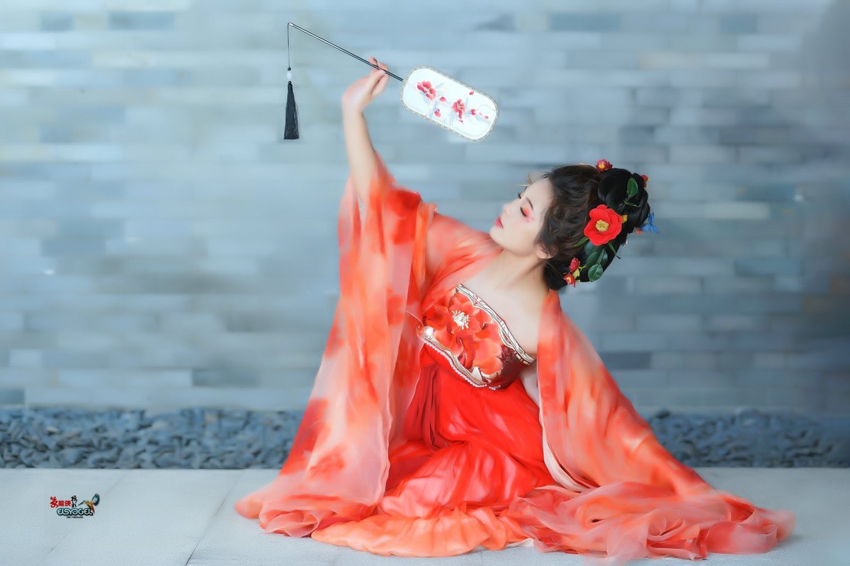 【惊鸿倩影】---芳芳