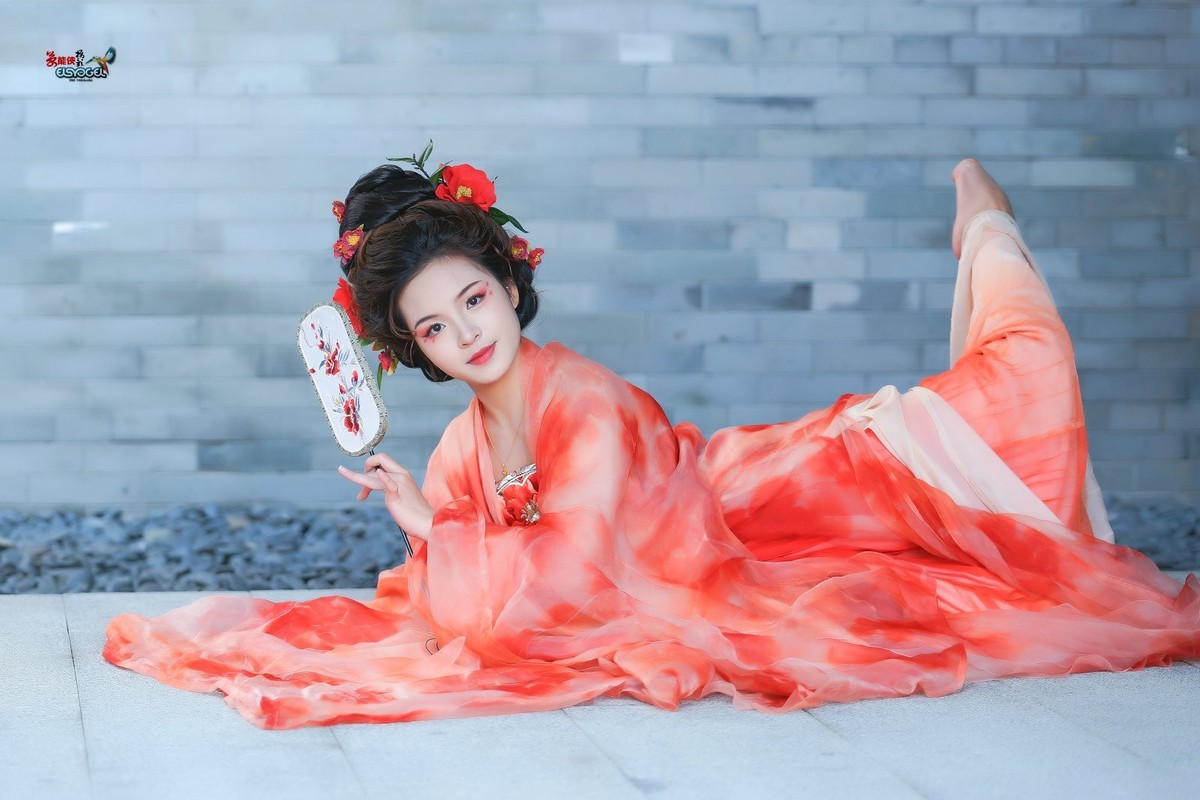 【惊鸿倩影】---芳芳