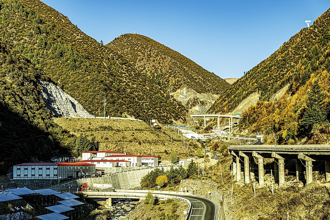 行走在318国道--初探月亮湖【2】