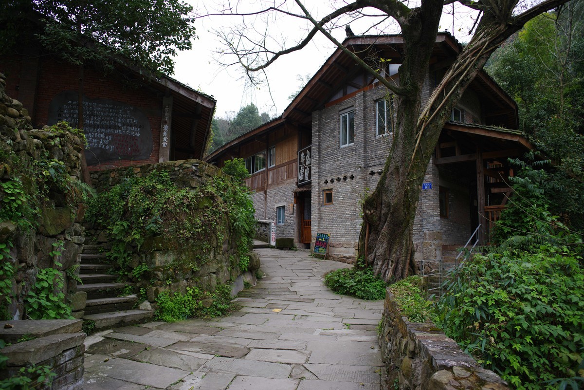 嘉陵江畔金刚碑老街