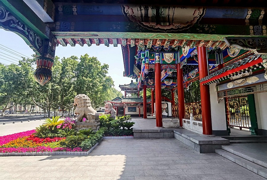 《不老松：纪实摄影》【大好河山系列报導】邯郸游摄：邯郸丛台公园大门里外！ (3)