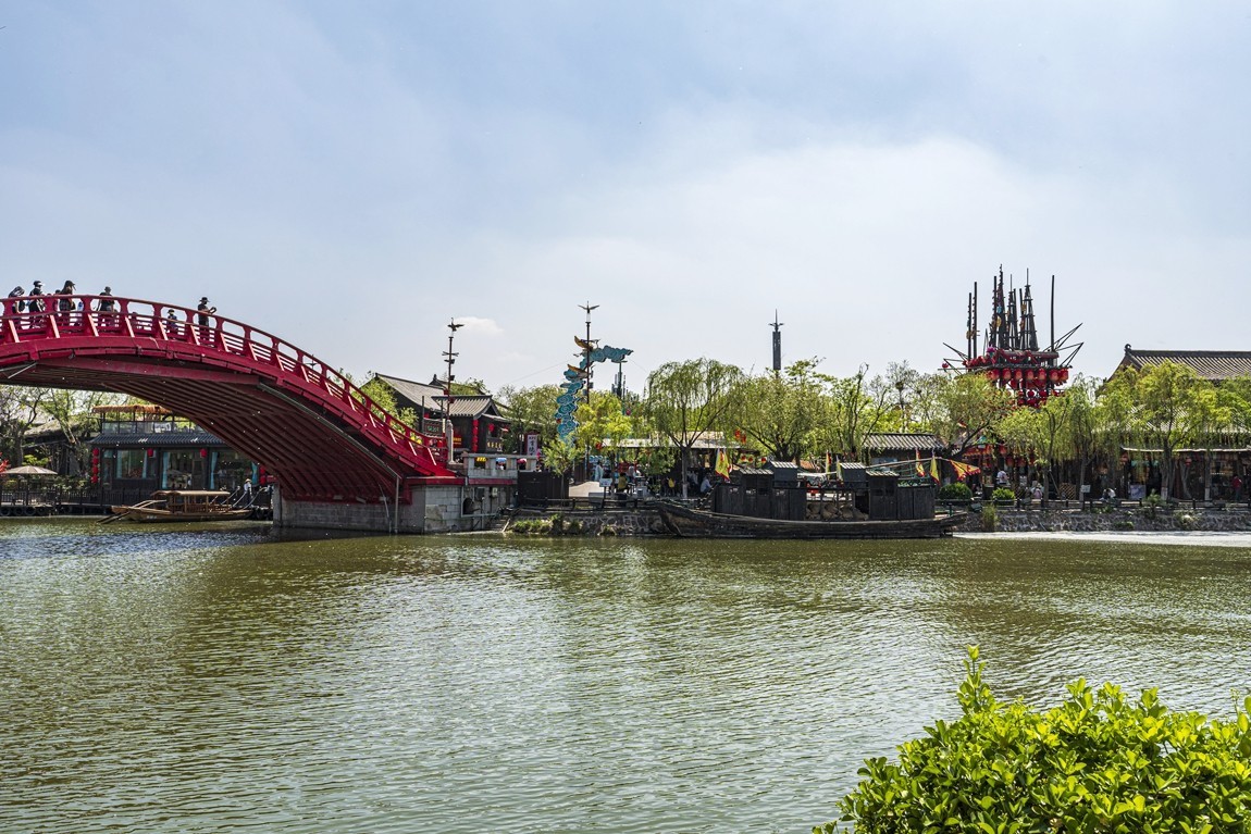 河南开封--开封府清明上河园【10】告假帖，因事外出不能欣赏学习老朋友的佳作请见谅！