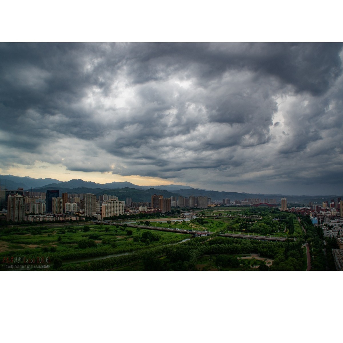 黑云压城城欲摧