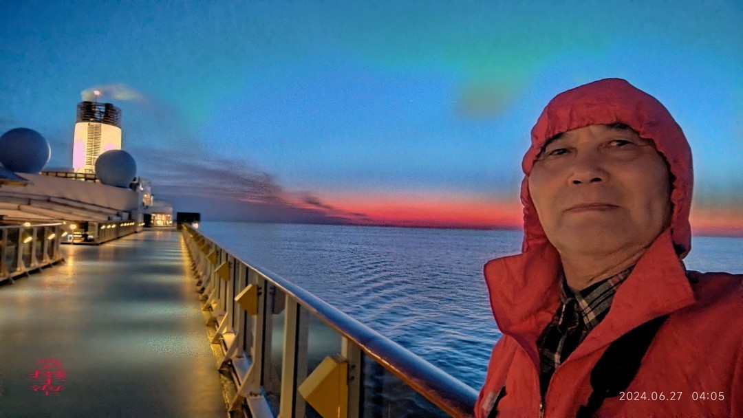 海上看日出 邮轮舷歌    周鸣天