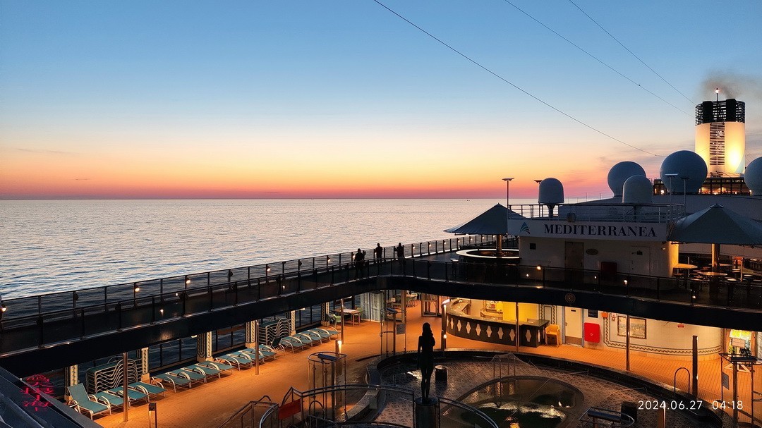 海上看日出 邮轮舷歌    周鸣天