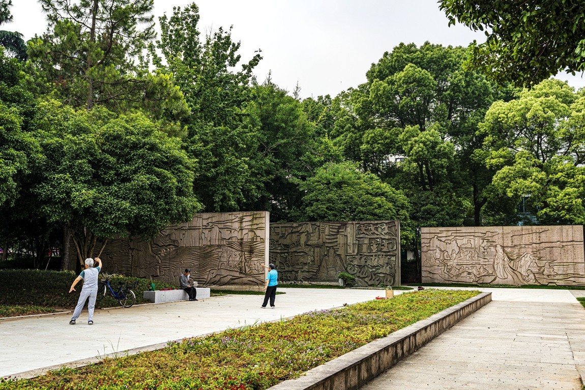 江南行【22】绍兴古城随拍仓桥直街，告假帖，因事外出不能欣赏学习老朋友的佳作请见