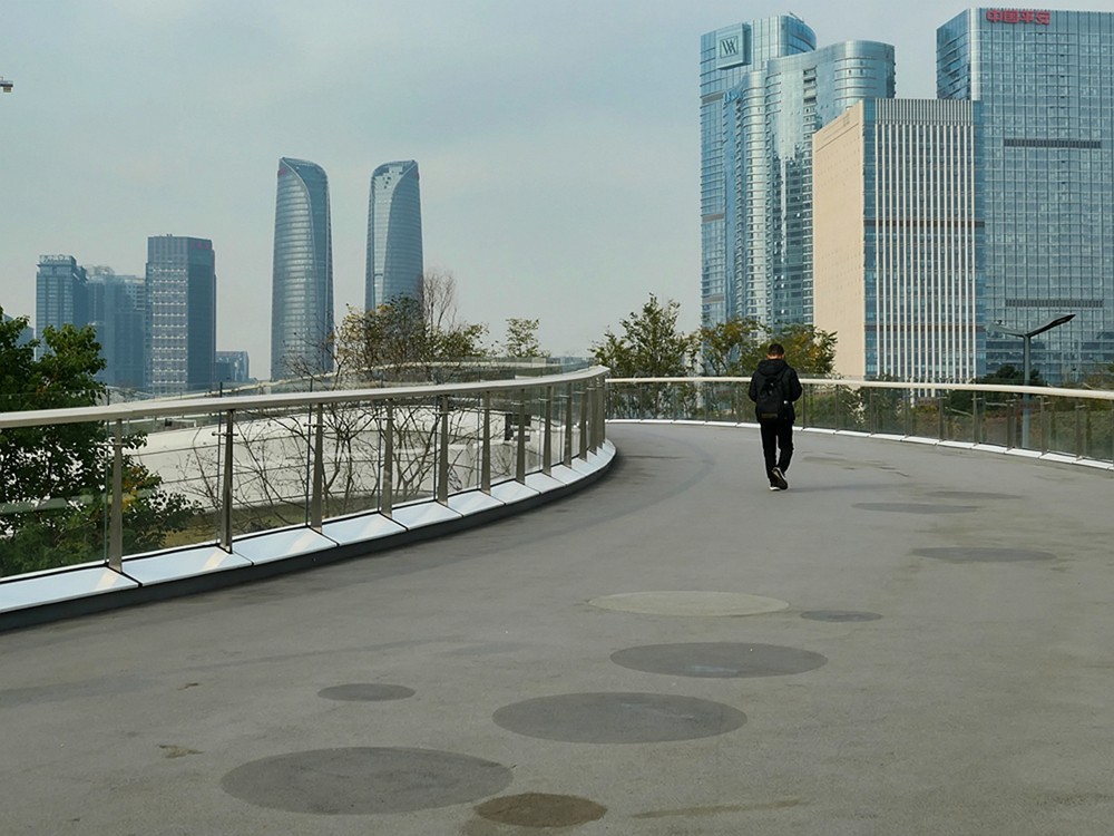 成都锦江上的一座网红挢一《交子人行桥》