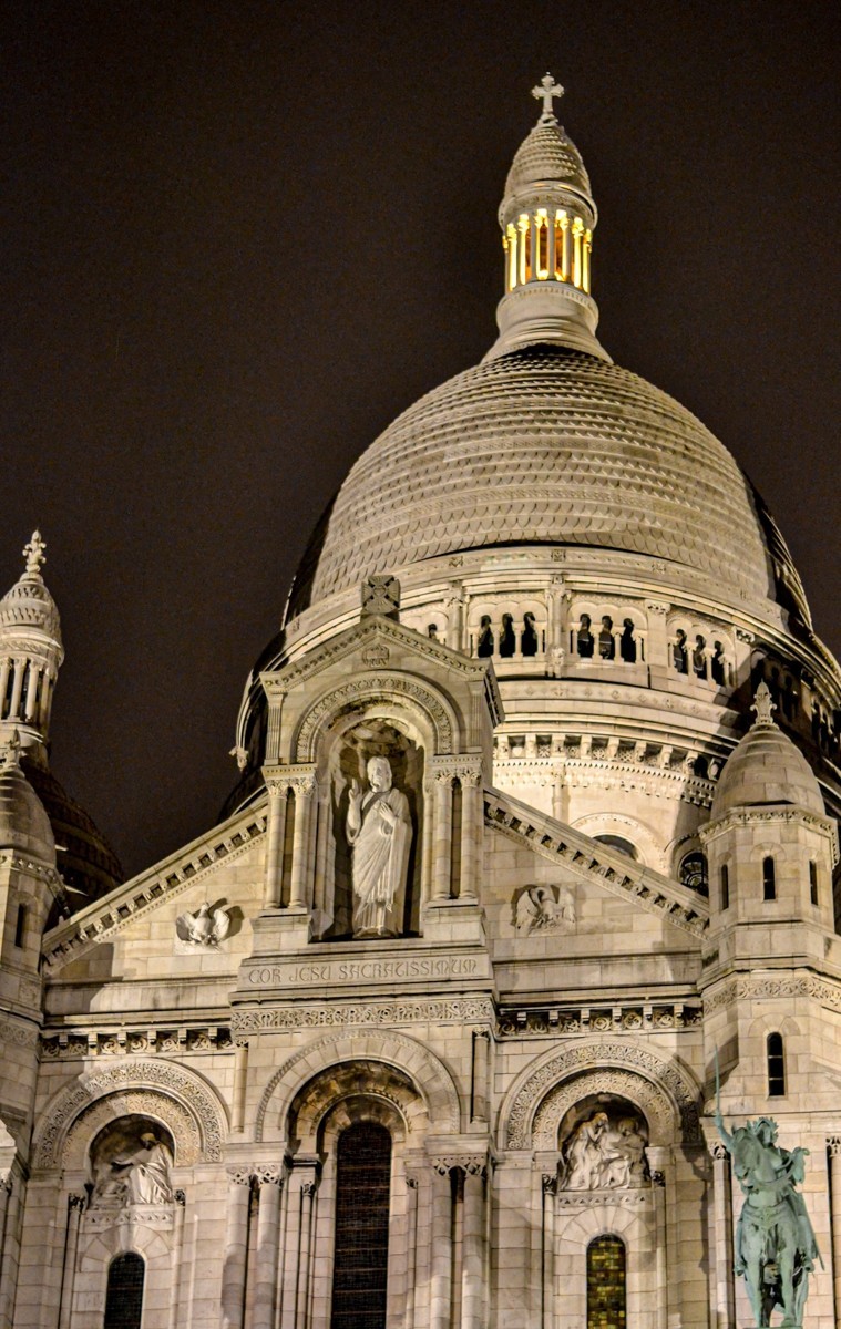 夜摄“Monmartre圣心教堂”（巴黎）