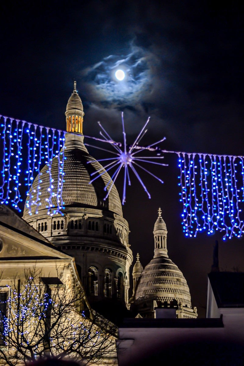 夜摄“Monmartre圣心教堂”（巴黎）