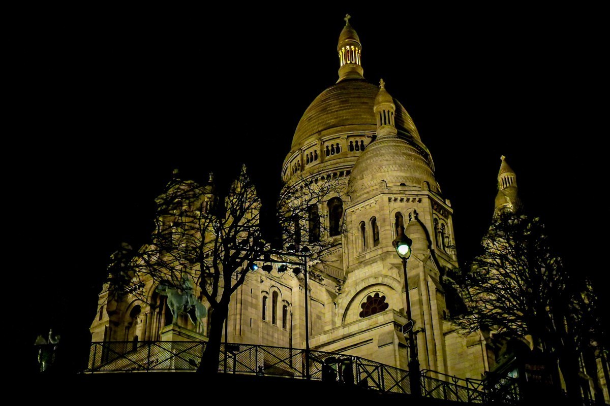 夜摄“Monmartre圣心教堂”（巴黎）