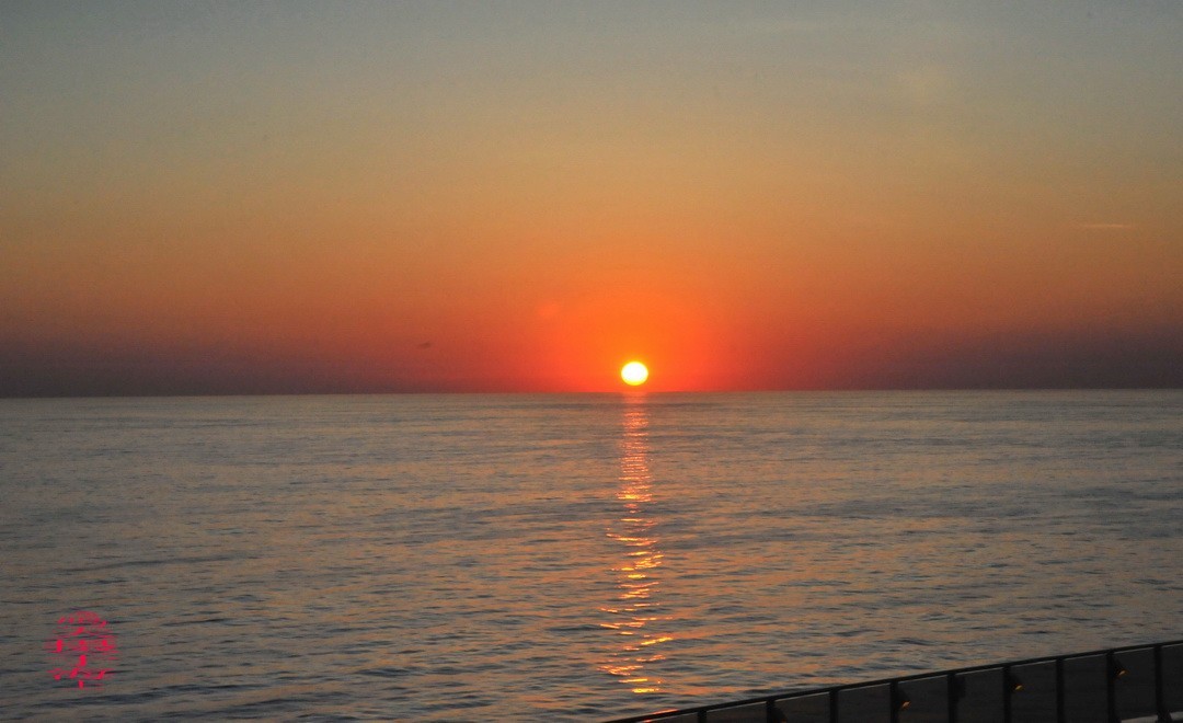 海上看日出 邮轮舷歌    周鸣天