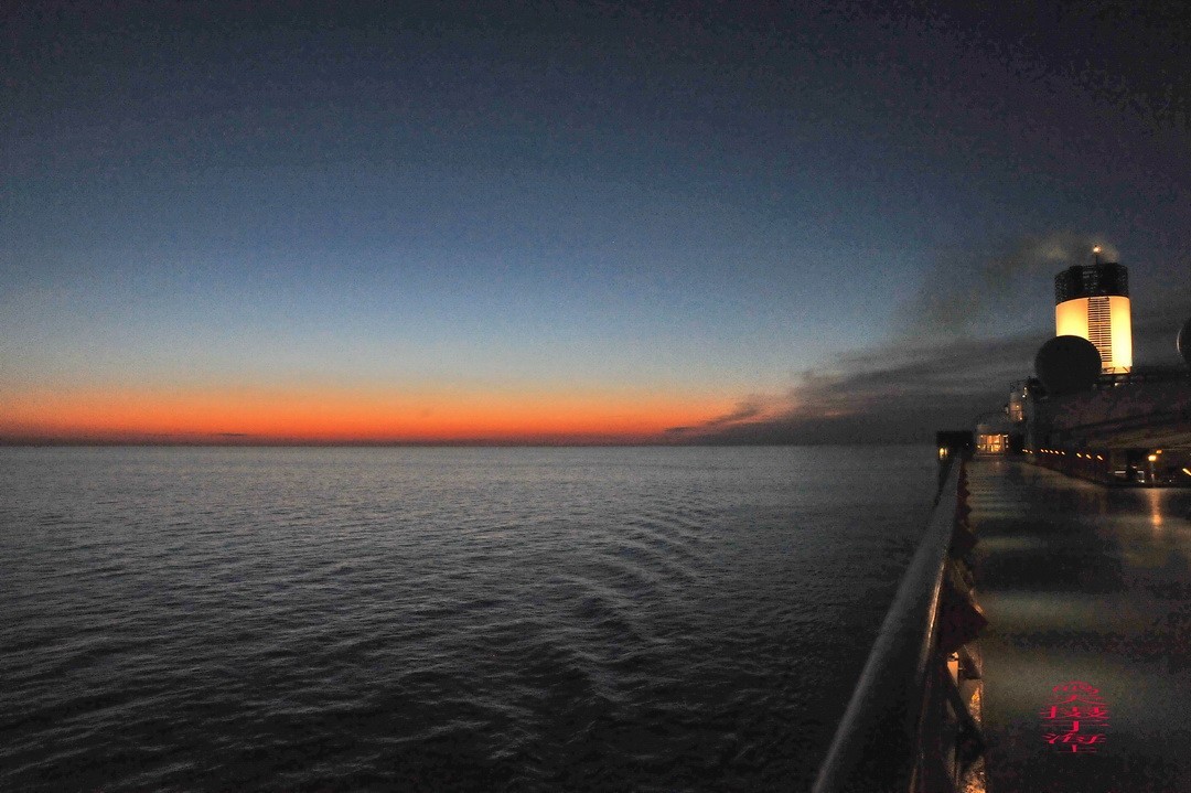海上看日出 邮轮舷歌    周鸣天