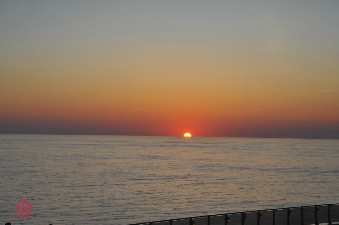 海上看日出 邮轮舷歌    周鸣天