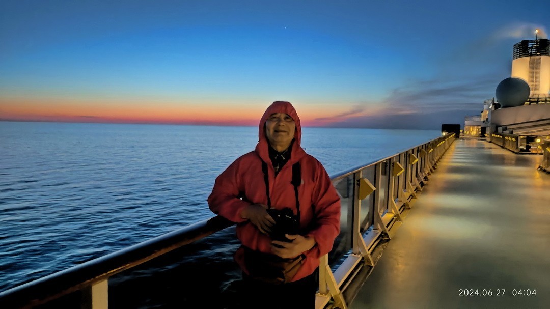海上看日出 邮轮舷歌    周鸣天