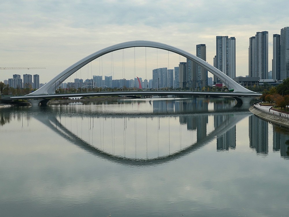 成都锦江上的一座网红挢一《交子人行桥》