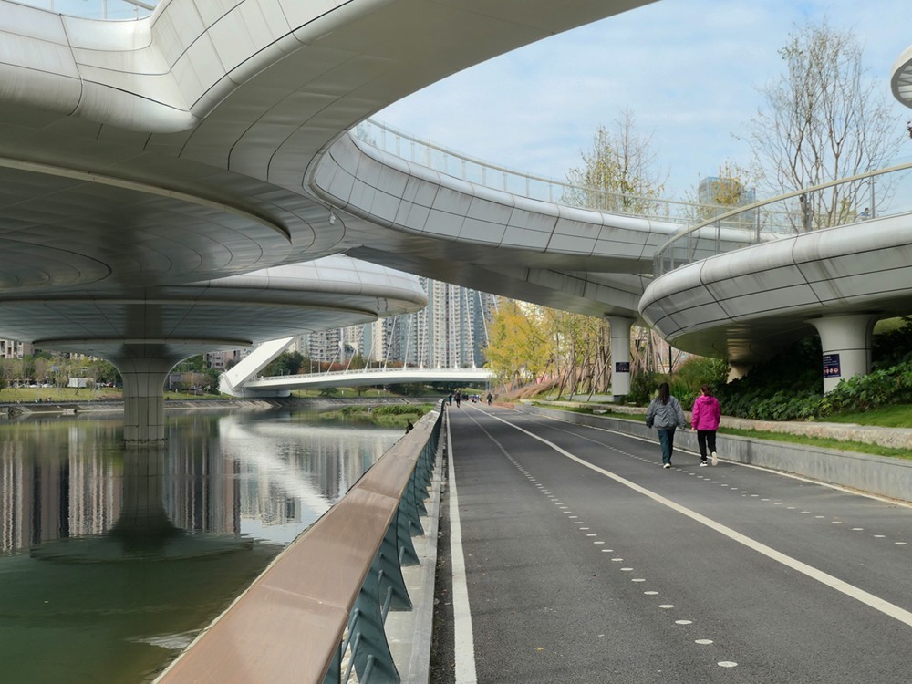 成都锦江上的一座网红挢一《交子人行桥》