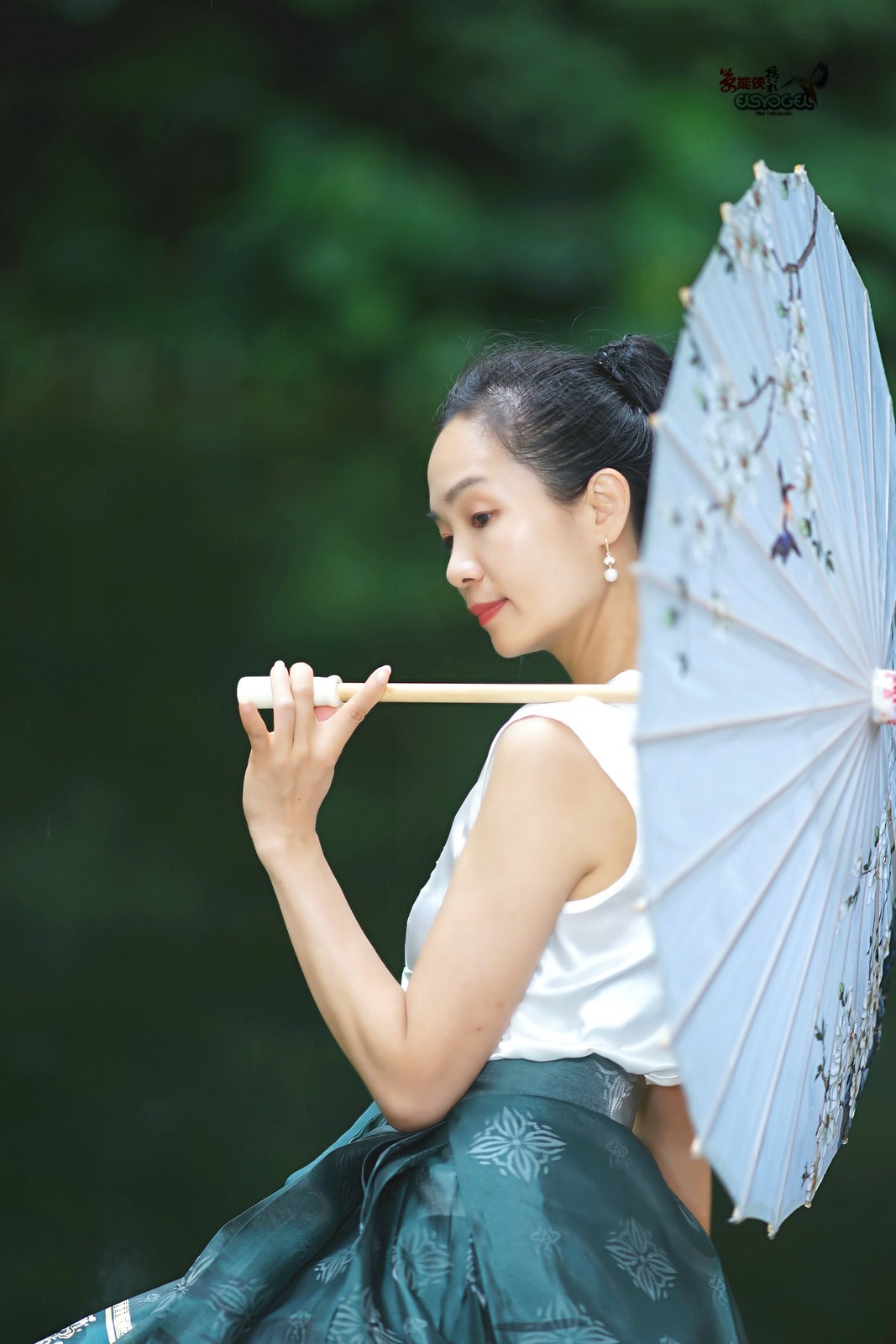 【天青色等烟雨】---小杨